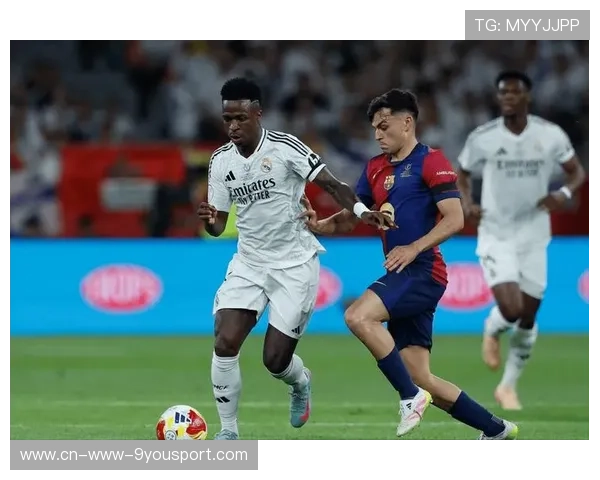 佩德里远射擦柱入网，巴萨控制比赛节奏：一场看球旅程的节拍启示